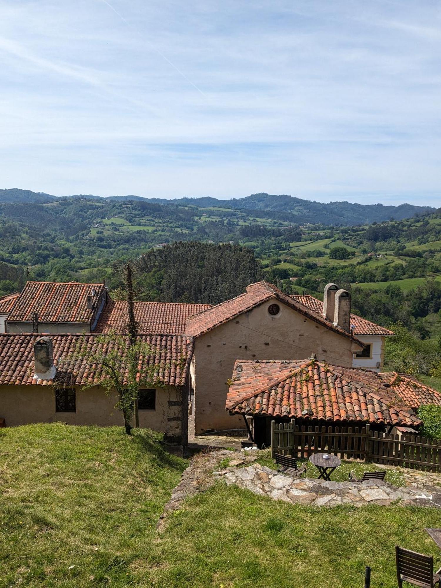 Las Casas De Isu Hotel Villaviciosa  Exterior photo