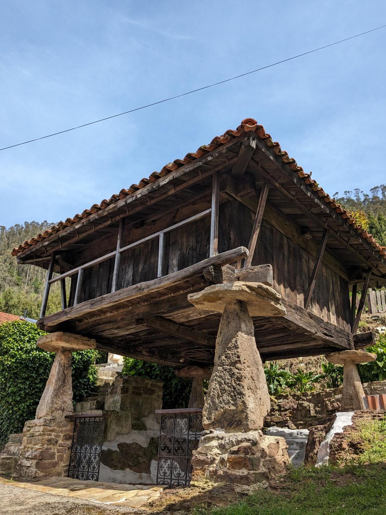 Las Casas De Isu Hotel Villaviciosa  Exterior photo