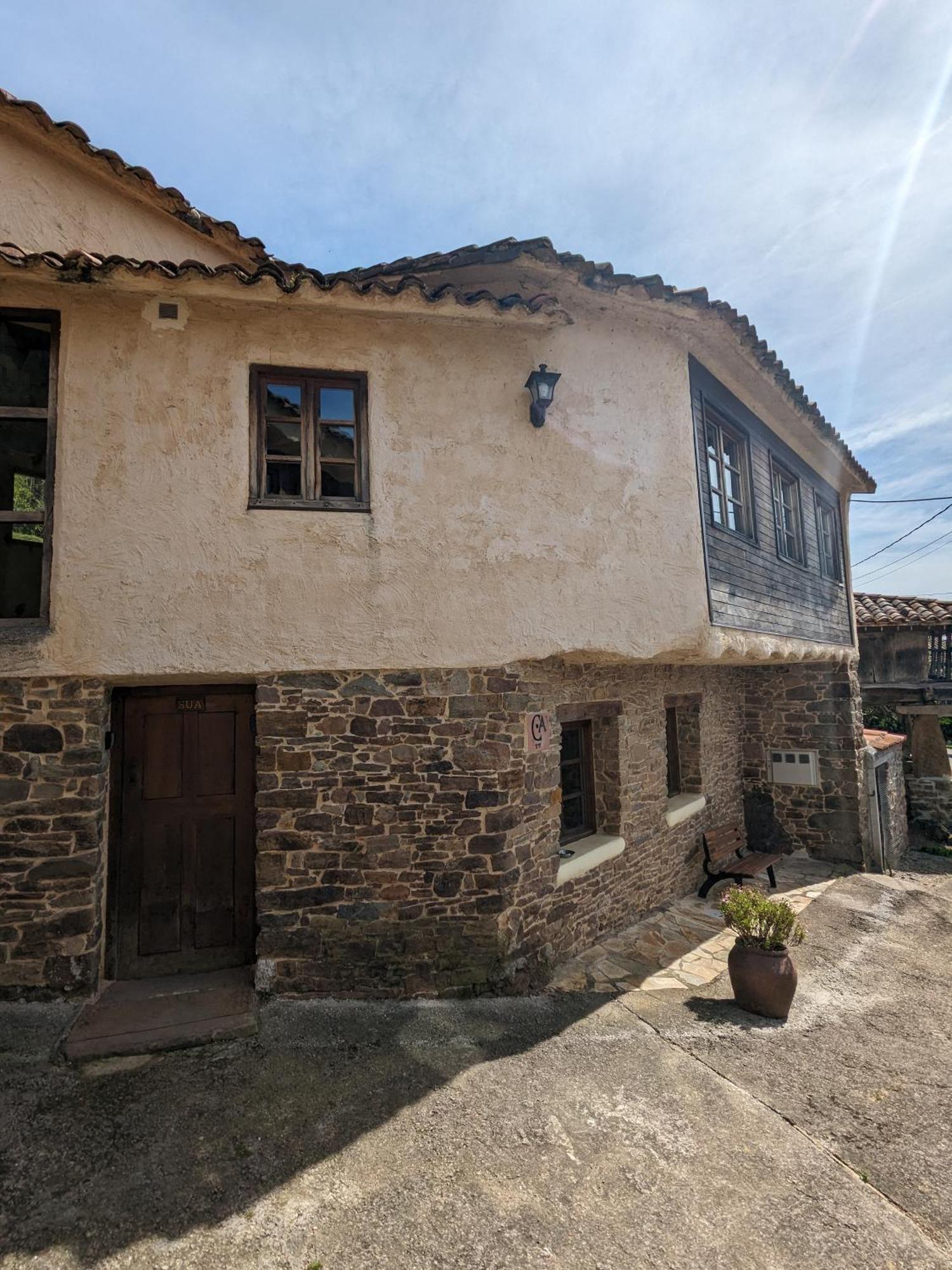 Las Casas De Isu Hotel Villaviciosa  Exterior photo